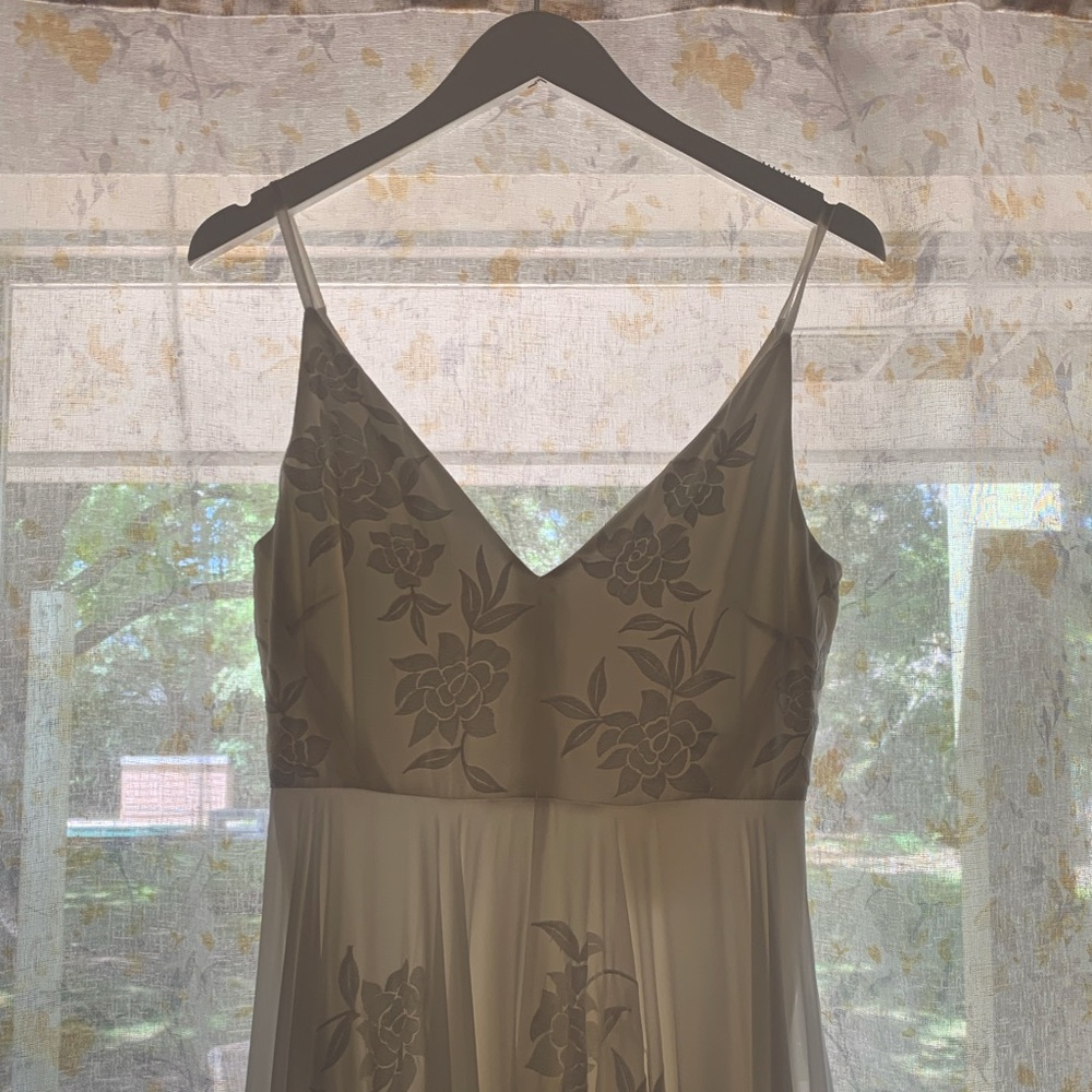 (Size 4) BHLDN Bonaire V-Neck Embroidered Wedding Gown